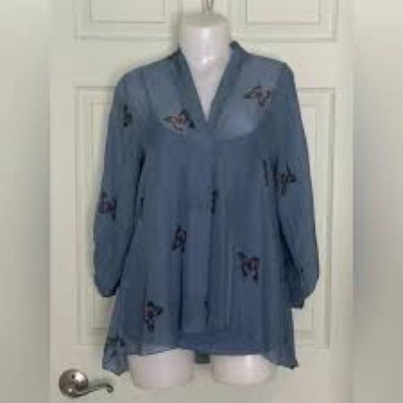Lola Butterfly High Low Blouse 100% silk - Picture 2 of 8
